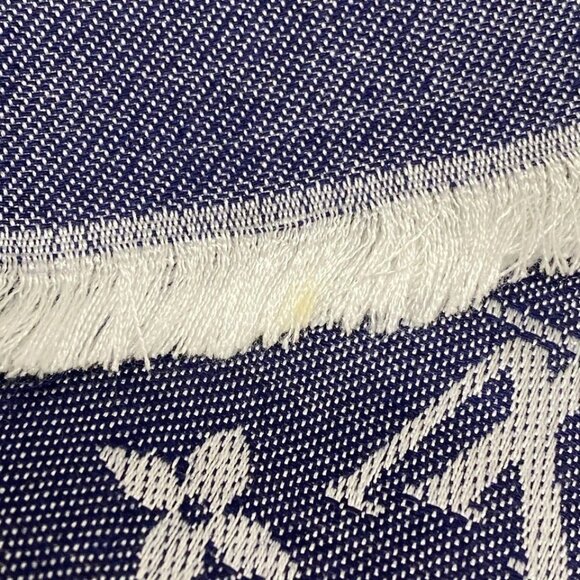 LOUIS VUITTON Shawl Monogram Denim Blue - Scarf Silk Wool 525-080125 - Picture 6 of 8